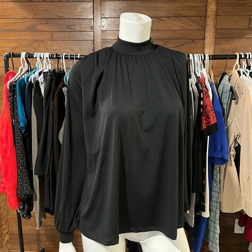 H&M. Black. XSmall. NEW. Mock neck. Top. Stretch. Button closure. Gathered